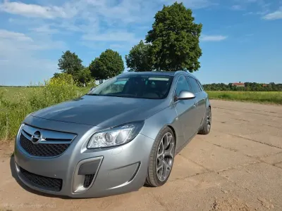 Gebraucht Opel Insignia OPC 325 PS (239 kW) 2011 Silber Kombi