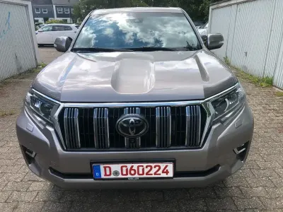 Gebraucht Toyota Land Cruiser Executive 204 PS (150 kW) 2022 Braun SUV