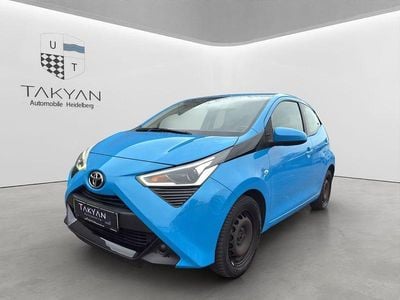 Usata Toyota Aygo X-play 72 CV (52 kW) 2021 Blu Utilitaria