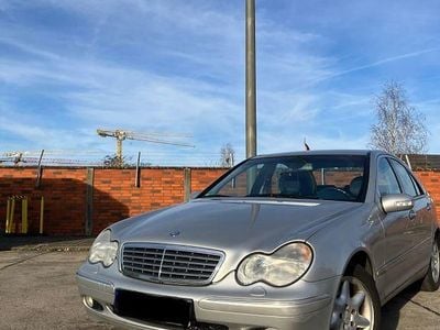 Silber Gebraucht 2001 Mercedes 240 Limousine | 3.000 €
