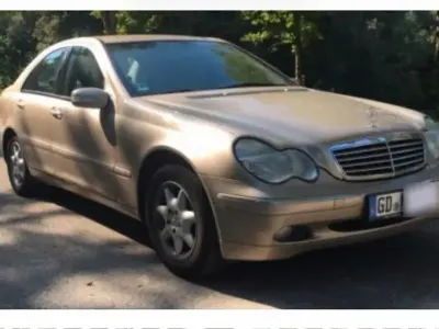 Gebraucht Mercedes C180 129 PS (94 kW) 2002 Gold Limousine