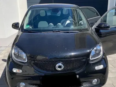 Używany Smart ForFour Passion 71 KM (52 kW) 2016 Czarny Hatchback