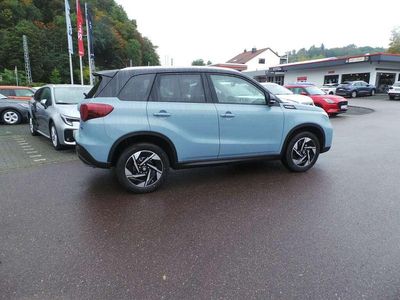 Ice blue / black pearl metalli Neu 2025 Suzuki Vitara Comfort+ SUV | 31.900 € (Teuer)