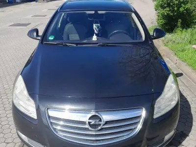 Gebraucht Opel Insignia 163 PS (119 kW) 2010 Schwarz Kombi