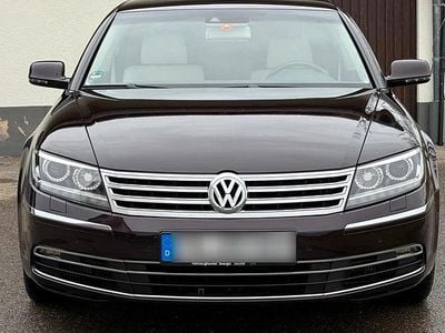 Gebraucht VW Phaeton 245 PS (180 kW) 2015 Rot Limousine