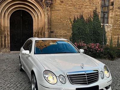 Usata Mercedes E500 AMG 387 CV (284 kW) 2006 Bianco Berlina
