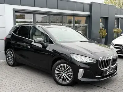 Gebraucht BMW 216 Active Tourer Luxury Line 122 PS (89 kW) 2023 Schwarz Van / Kleinbus