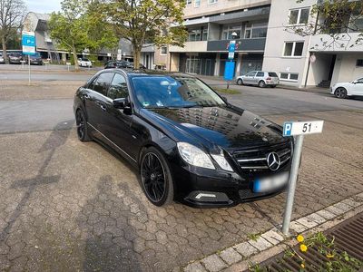 Second-hand Mercedes E250 204 CP (150 kW) 2010 Negru Berlinǎ
