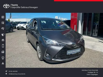 Gebraucht Toyota Yaris Plus 111 PS (81 kW) 2018 Marlingrau metallic Limousine
