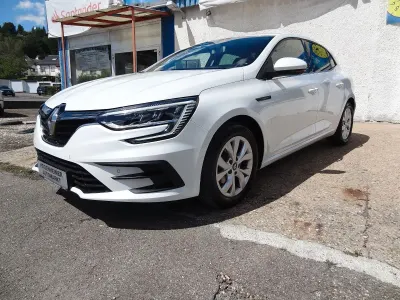 Gebraucht Renault Mégane II Zen 116 PS (85 kW) 2021 Weiß Limousine
