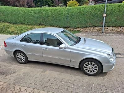 Mercedes E200