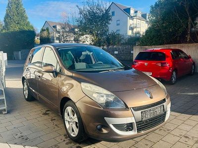 Braun Gebraucht 2010 Renault Scénic III Dynamique Van / Kleinbus | 4.500 € (Etwas zu teuer)