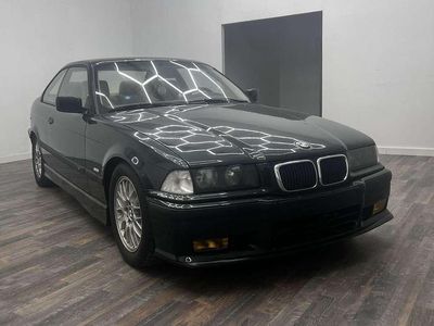 BMW 323