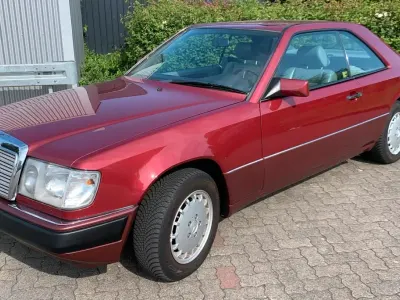 Gebraucht Mercedes 230 132 PS (97 kW) 1992 Rot Coupé