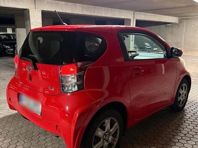 Gebraucht Toyota iQ 90 PS (66 kW) 2010 Rot Kleinwagen