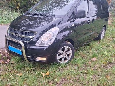 Schwarz Gebraucht 2011 Hyundai H-1 Van / Kleinbus | 13.000 €