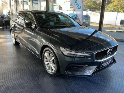 Gebraucht Volvo V60 Momentum 150 PS (110 kW) 2019 Grau Kombi