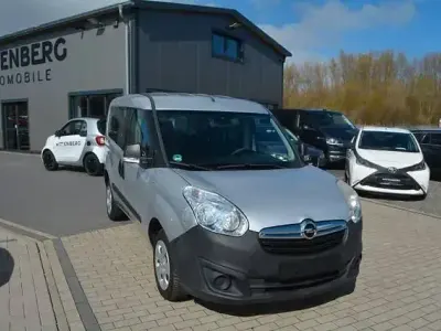 Gebraucht Opel Combo 90 PS (66 kW) 2013 Silber Van / Kleinbus