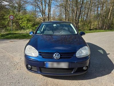 Second-hand VW Golf V 80 CP (58 kW) 2007 Albastru Berlinǎ