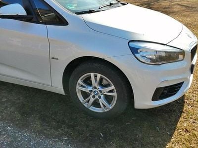Gebraucht BMW 218 Active Tourer Sport Line 150 PS (110 kW) 2016 Weiß Van / Kleinbus