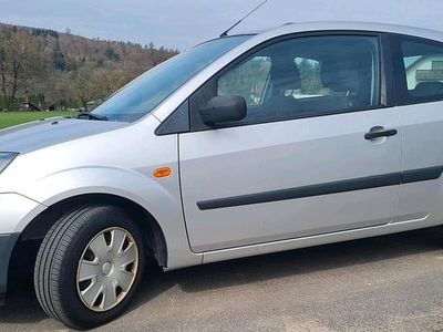 Gebraucht Ford Fiesta 60 PS (44 kW) 2006 Silber Kleinwagen