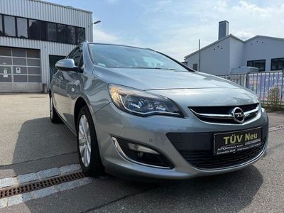 Grün Gebraucht 2013 Opel Astra Kombi | 6.490 € (Fairer Preis)
