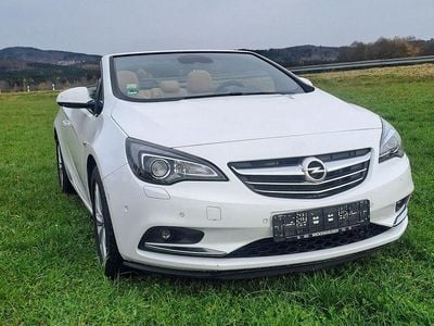 Weiß Gebraucht 2015 Opel Cascada Innovation Cabrio | 13.900 € (Fairer Preis)