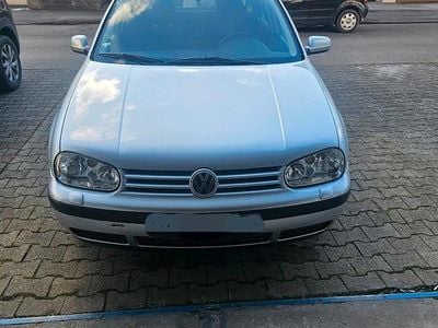 Grau Gebraucht 2001 VW Golf IV Kombi | 2.800 € (Fairer Preis)