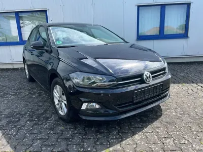 Gebraucht VW Polo Comfortline 95 PS (69 kW) 2019 Schwarz Kleinwagen