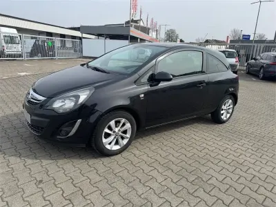 Usado Opel Corsa Color Edition 69 HP (50 kW) 2014 Preto Citadino