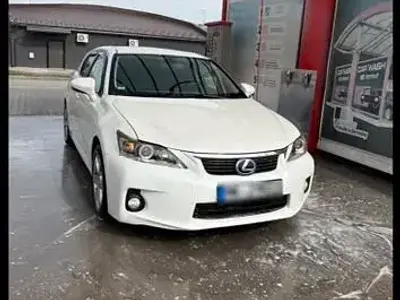 Gebraucht Lexus CT200h 185 PS (136 kW) 2011 Weiß Limousine