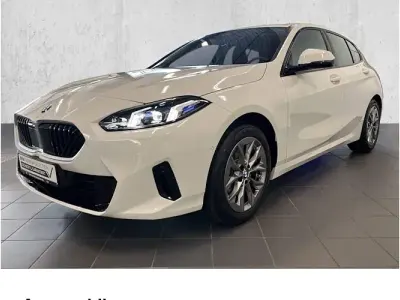 Usata BMW 120 Shadowline 170 CV (125 kW) 2025 Bianco Utilitaria