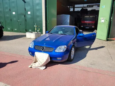 Gebraucht Mercedes SLK230 193 PS (141 kW) 1998 Blau Cabrio