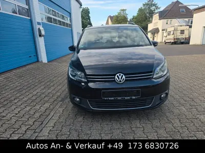 Gebraucht VW Touran Match 105 PS (77 kW) 2013 Schwarz Van / Kleinbus
