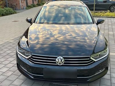 Gebraucht VW Passat 150 PS (110 kW) 2018 Schwarz Kombi