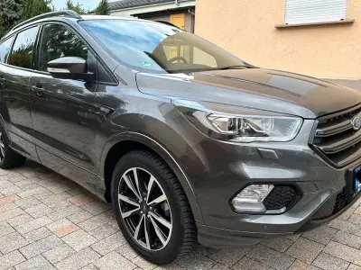 Usata Ford Kuga ST-Line 150 CV (110 kW) 2019 Grigio SUV