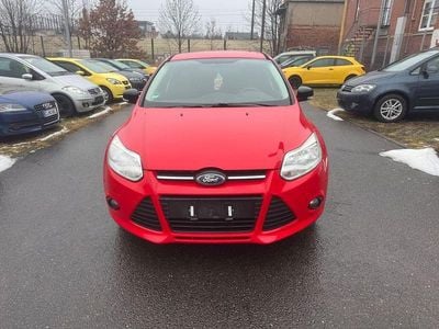 Rot Gebraucht 2011 Ford Focus Trend Limousine | 3.999 € (Guter Preis)
