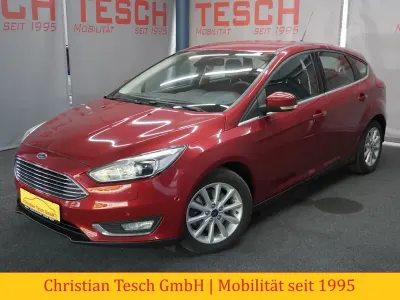 Używany Ford Focus Titanium 150 KM (110 kW) 2015 Czerwony Sedan/Limuzyna