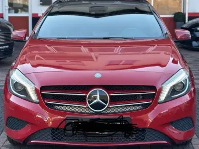 Gebraucht Mercedes 200 136 PS (100 kW) 2014 Rot Limousine