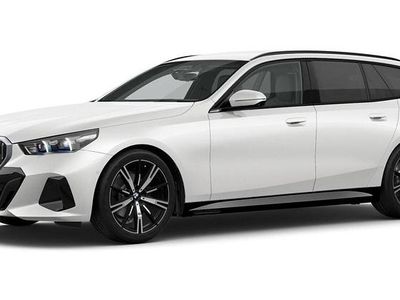 Weiß Gebraucht 2025 BMW 520 Comfort Edition Kombi | 61.911 € (Teuer)