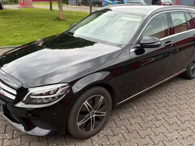 Gebraucht Mercedes C180 Avantgarde 156 PS (114 kW) 2019 Schwarz/baltic black Kombi