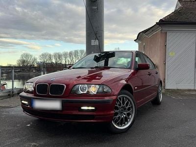 Gebraucht BMW 318 118 PS (86 kW) 1998 Rot Limousine