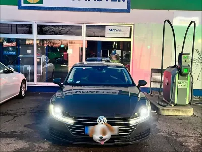 Gebraucht VW Arteon 150 PS (110 kW) 2019 Andere farben Kleinwagen