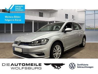Gebraucht VW Golf VII Comfortline 131 PS (96 kW) 2019 Silber Limousine