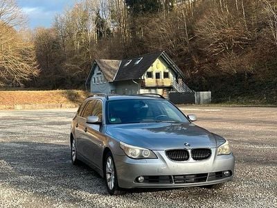 Silber Gebraucht 2006 BMW 520 Kombi | 1.500 €