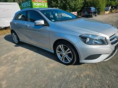 Gebraucht Mercedes A180 109 PS (80 kW) 2014 Weiß Kleinwagen