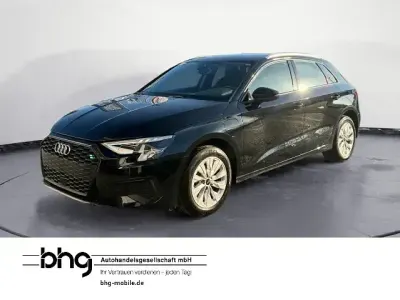 Gebraucht Audi A3 Sportback e-tron Ambiente 109 PS (80 kW) 2022 Schwarz Kleinwagen