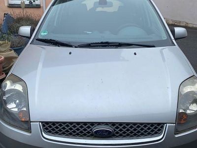 Gebraucht Ford Fiesta Ghia 80 PS (58 kW) 2006 Silber Kleinwagen