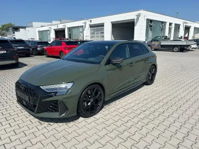 Gebraucht Audi RS3 Sport 400 PS (294 kW) 2026 Grün Limousine