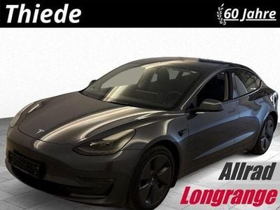 Begagnad Tesla Model 3 366 kW (498 HK) 2022 Grå Sedan